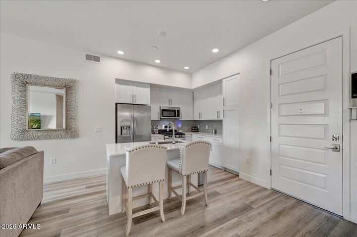 Property Photo: 7300 E Earll Drive 1013 AZ 85251