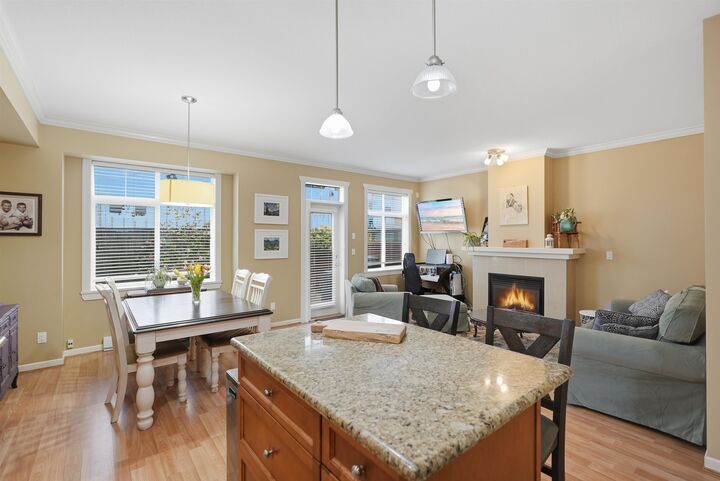 Property Photo:  4910 Central Avenue 7  BC V4K 2G6 