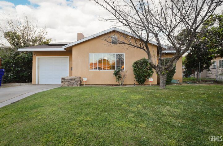 Property Photo:  1604 Glenwood Drive  CA 93306 