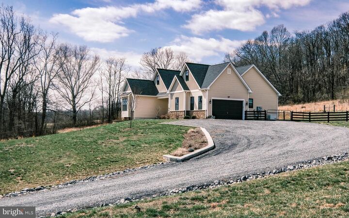 Property Photo:  121 Windrow Court  VA 22602 