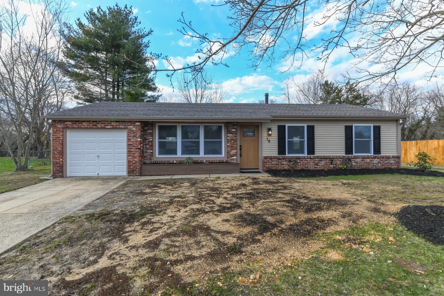 Property Photo:  10 Ivy Lane  NJ 08081 