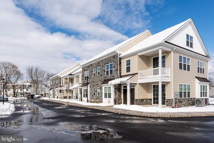 Property Photo: 411 Isabelle Court 201 PA 19438