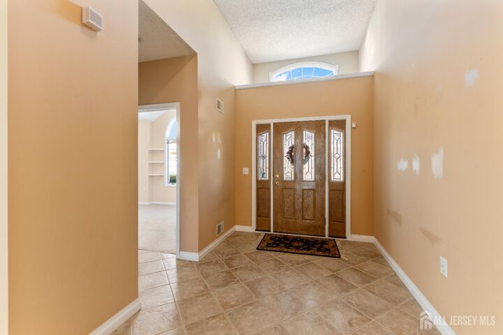 Property Photo:  48 Stonewyck Place  NJ 08831 