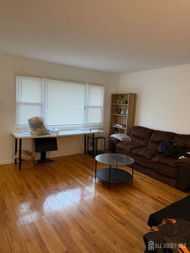 Property Photo:  34 Nelson Avenue  NJ 08817 