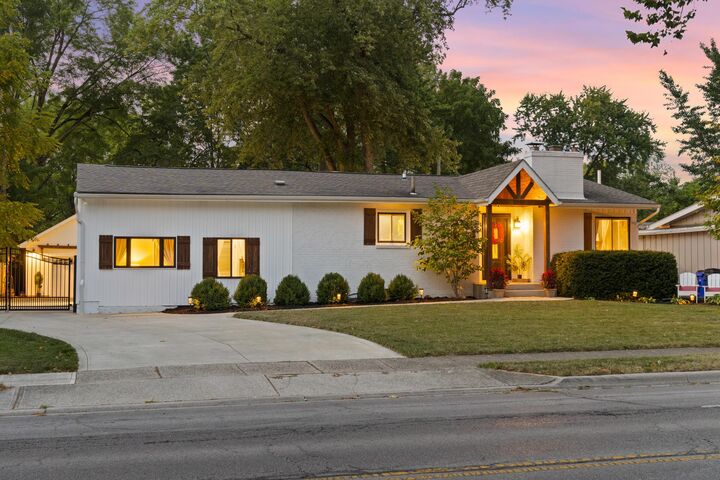 Property Photo: 2390 Zollinger Road OH 43221