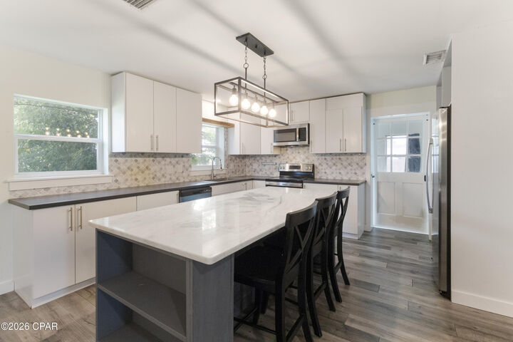 Property Photo:  1301 New York Avenue  FL 32444 