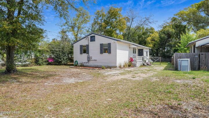 Property Photo:  808 1/2 Mulberry Avenue  FL 32401 