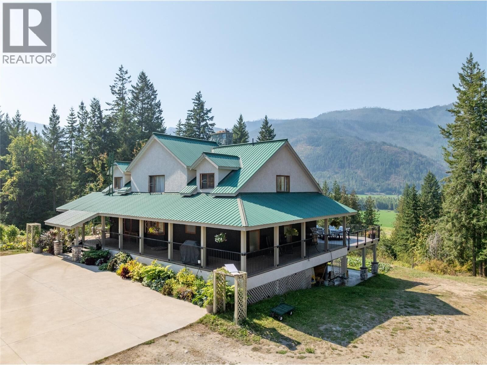 Property Photo: 1403 Notch Hill Road BC V0E 2W1