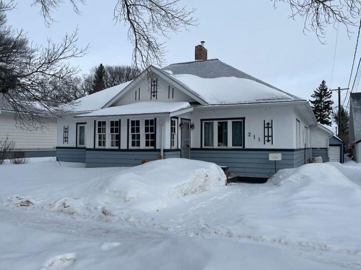 Property Photo:  211 Hamilton Street  MB R0J 1H0 