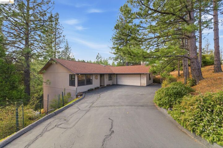 Property Photo: 12305 Mills Street CA 95321