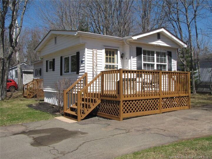 12 Pinetree Street — photo 1