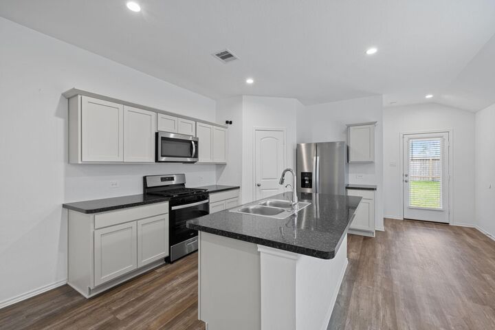 Property Photo:  5710 Vintage Oakmont Drive  TX 77373 