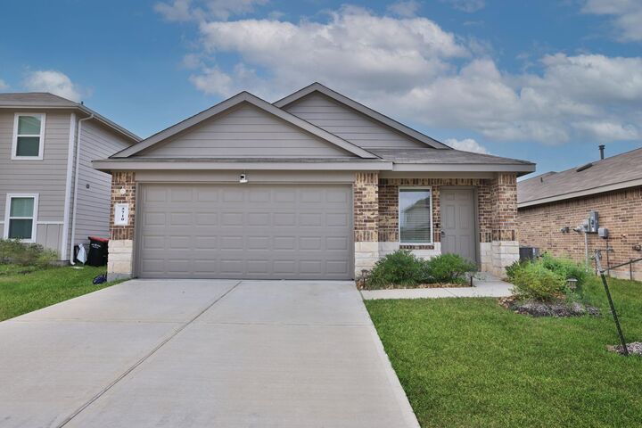 Property Photo: 5710 Vintage Oakmont Drive TX 77373