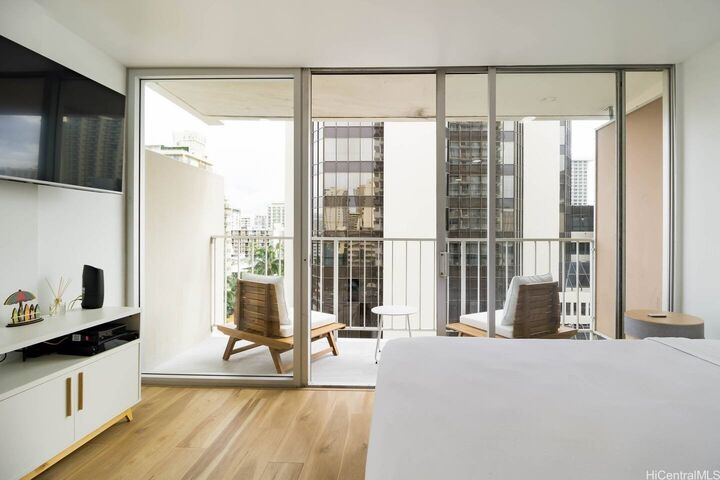 Property Photo: 364 Seaside Avenue 901 HI 96815