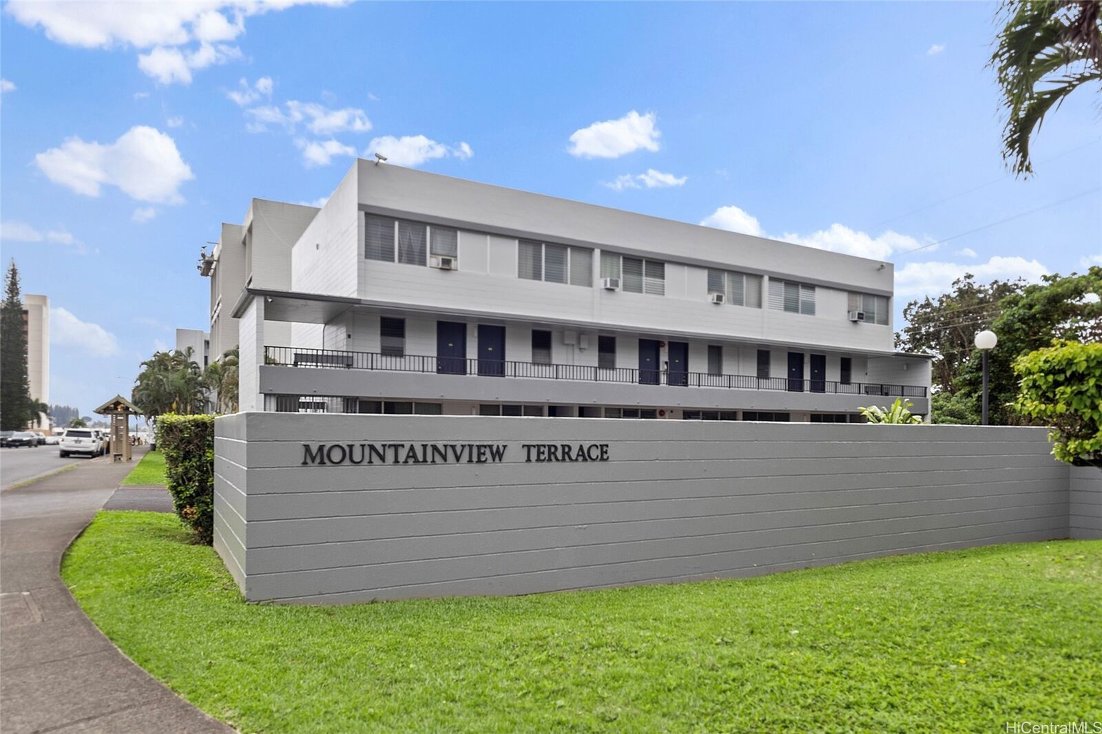 Property Photo:  46-280 Kahuhipa Street B204  HI 96744 