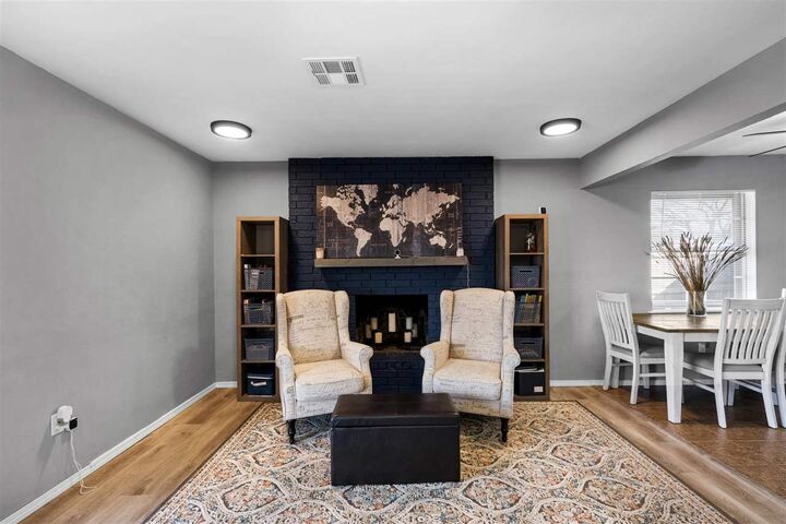 Property Photo:  127 SE Berkshire Way  OK 73501 