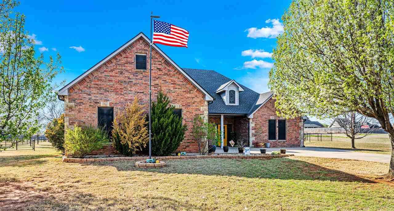 Property Photo: 282 Road Runner Dr OK 73541