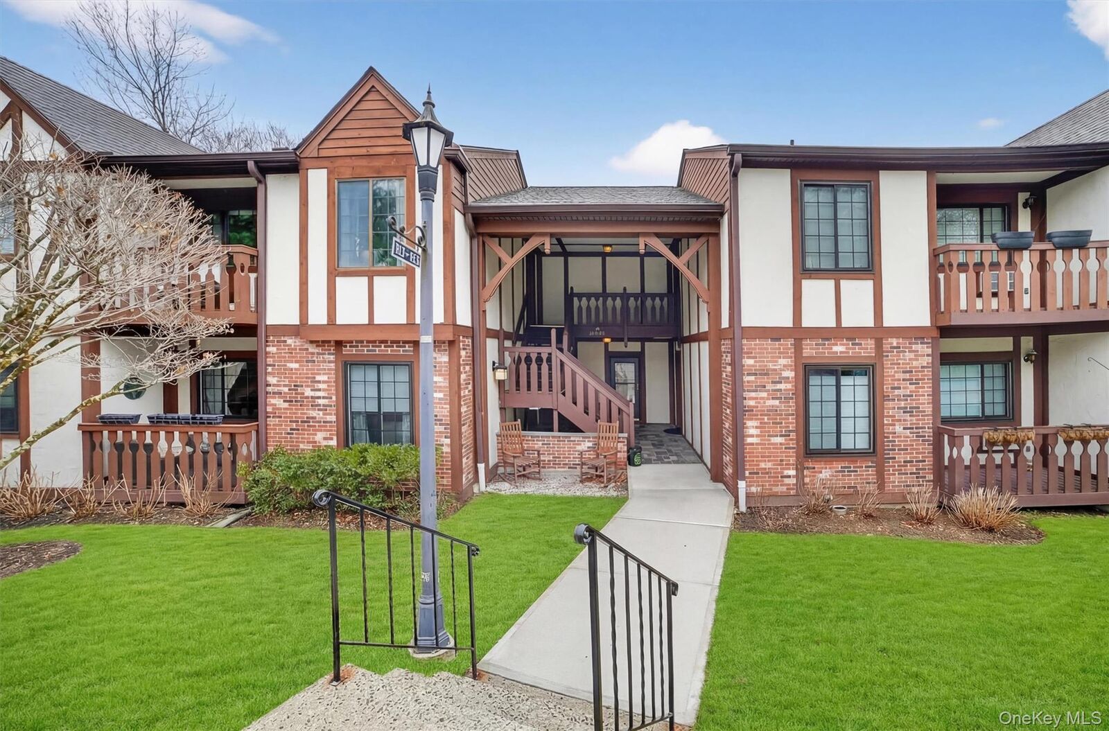 Property Photo:  121 Foxwood Circle 121  NY 10549 