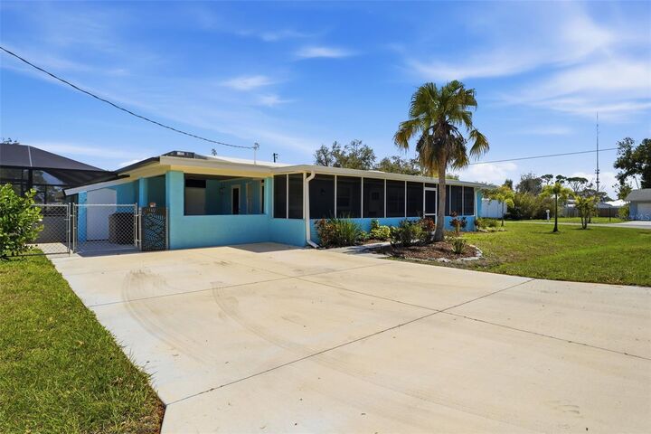 Property Photo:  2400 Pine Court  FL 34275 