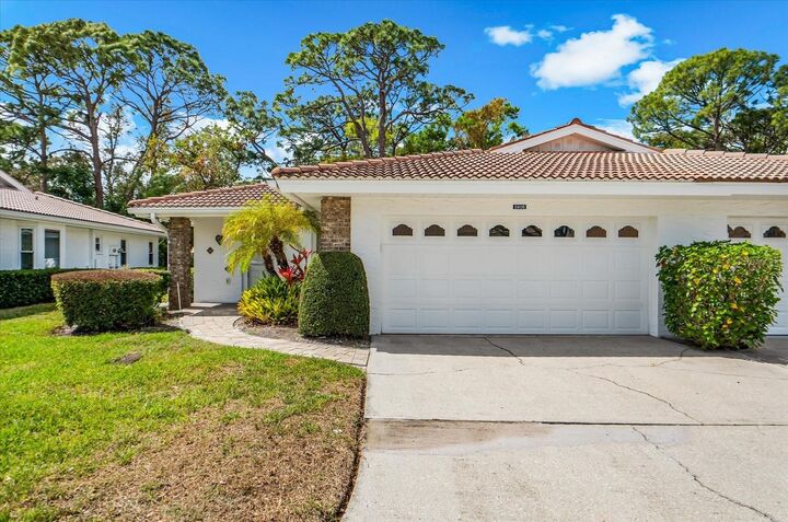 Property Photo:  5608 Garden Lakes Drive  FL 34203 