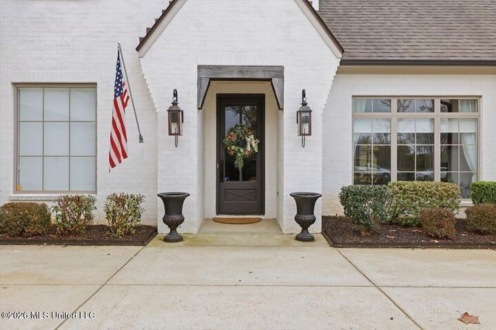 Property Photo:  387 Caroline Boulevard  MS 39110 