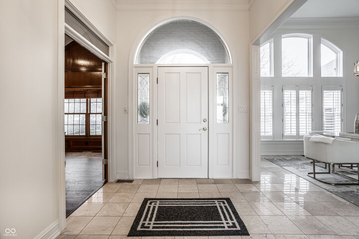 Property Photo:  9889 Summerlakes Drive  IN 46032 