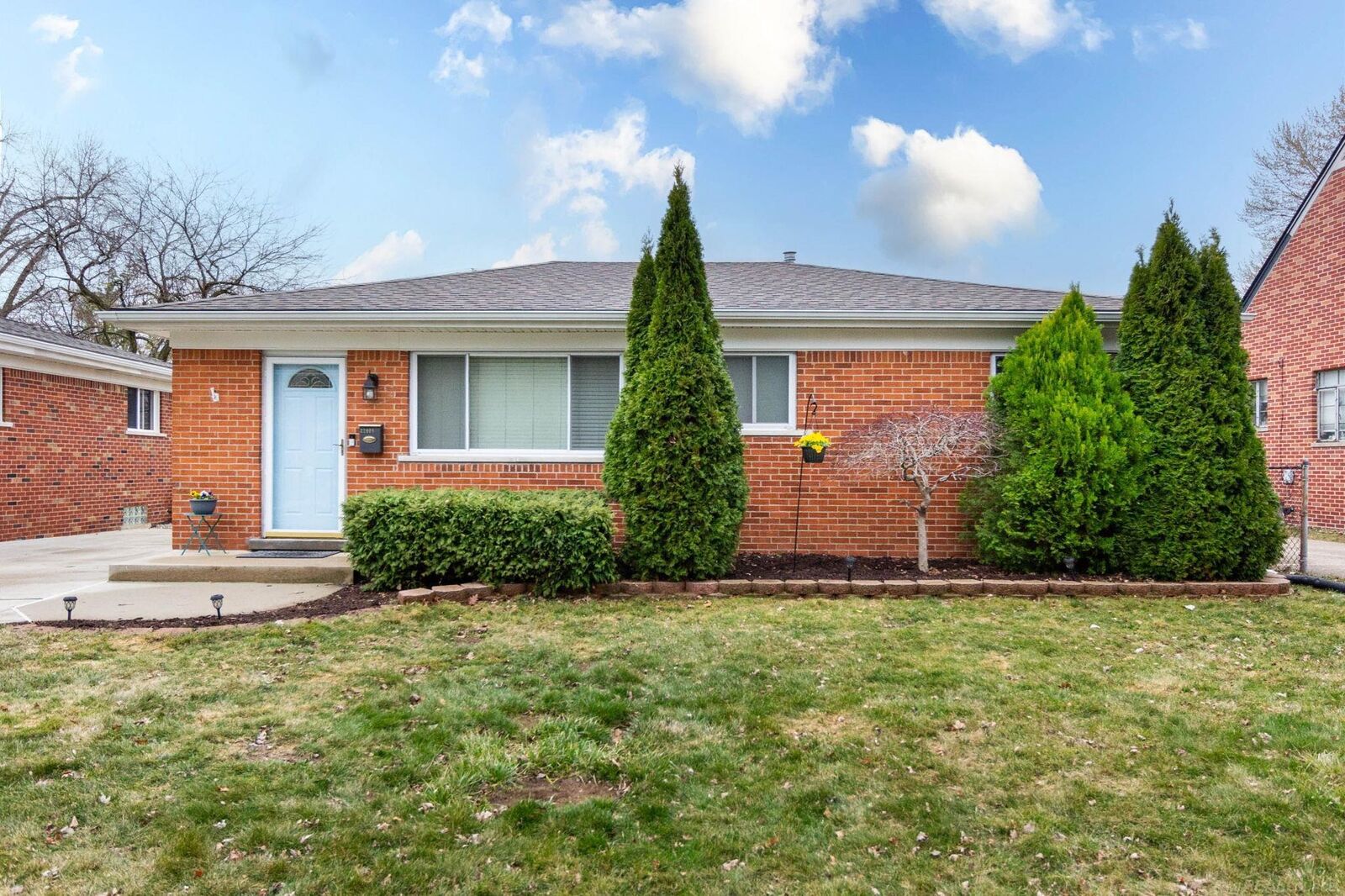 Property Photo:  22008 Sunnydale Street  MI 48081 