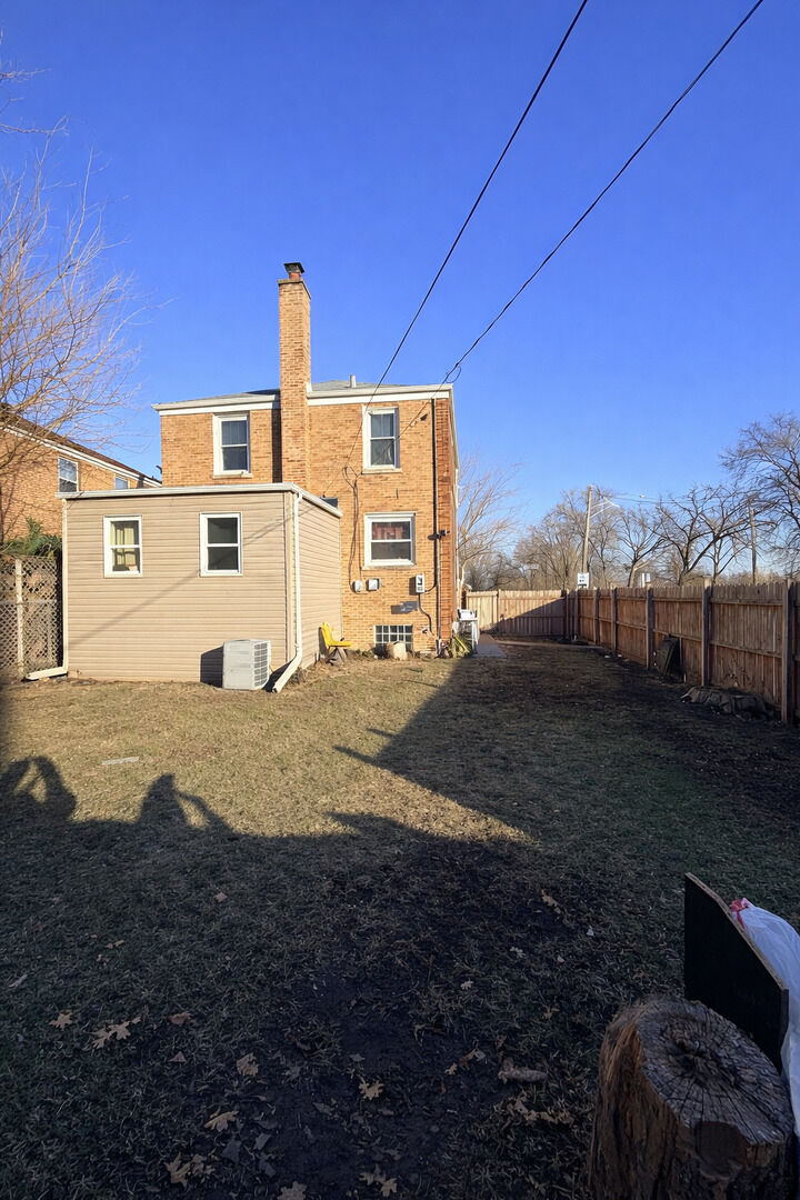 Property Photo: 2400 Haymond Street IL 60171