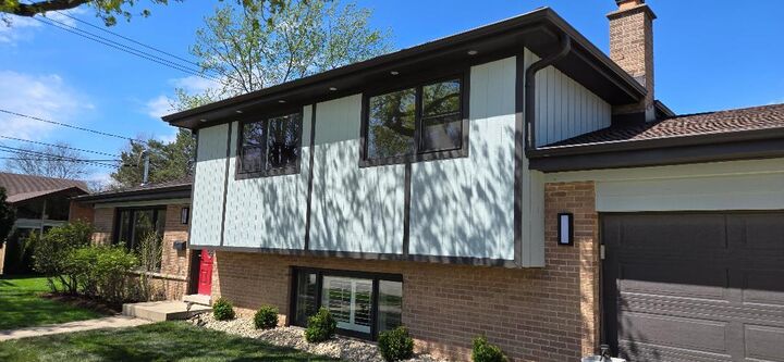 Property Photo:  700 Florence Drive  IL 60068 