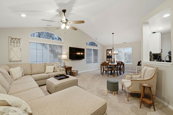 Property Photo:  1824 Maplewood Court  IL 60030 