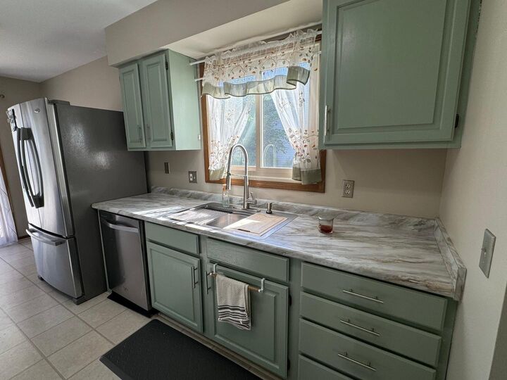 Property Photo:  405 Elm Street B  IL 60560 