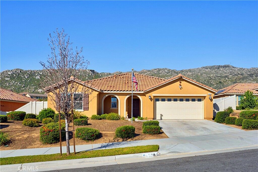 Property Photo: 638 Awaal CA 92582