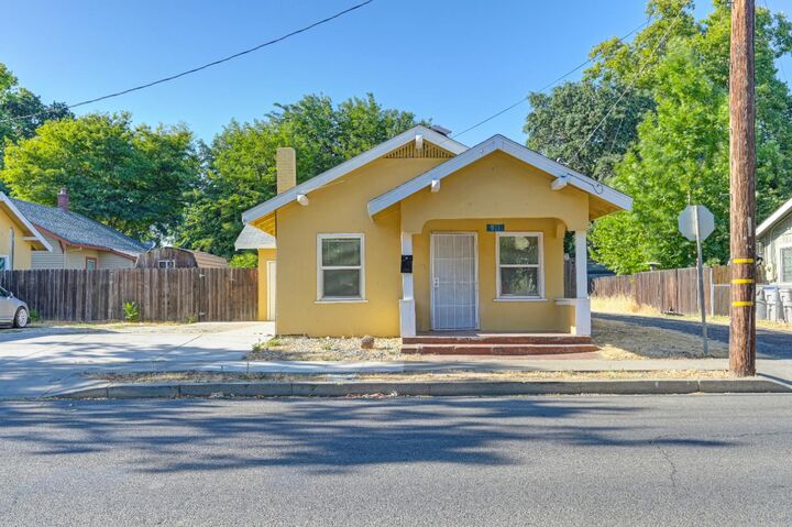 Property Photo: 911 Cross Street CA 95695