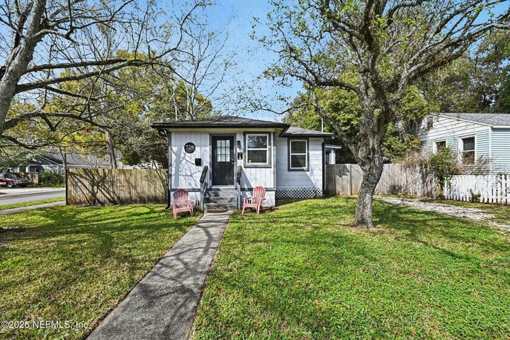 Property Photo: 720 West Street FL 32204