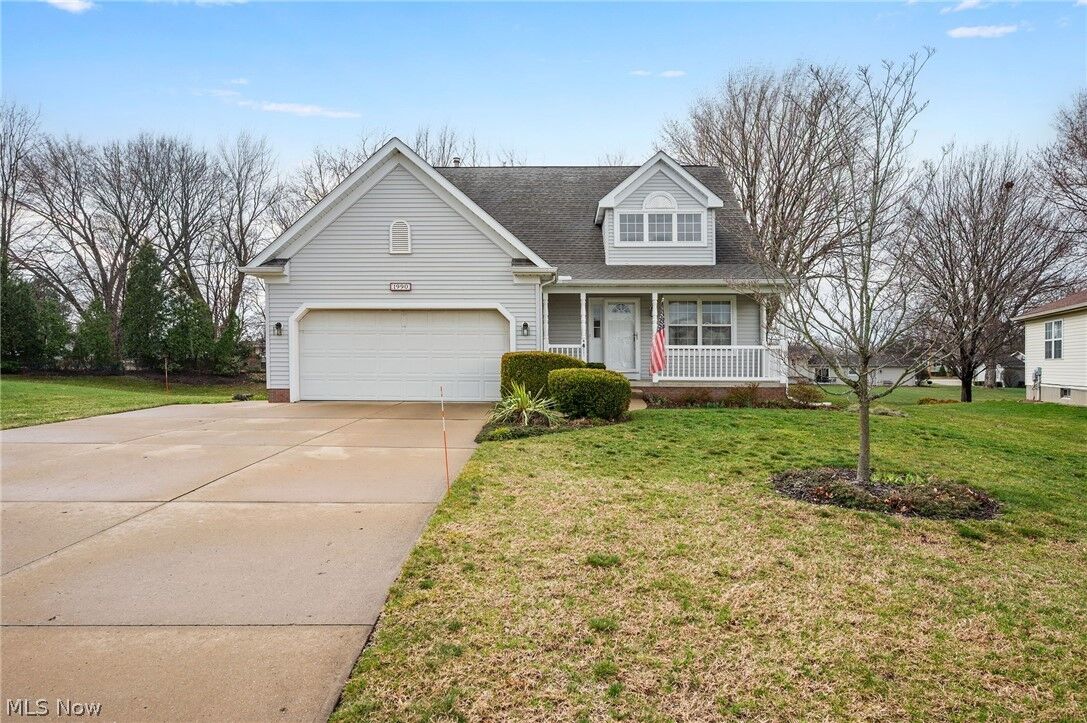 Property Photo:  1990 Boxwood Trail  OH 44077 