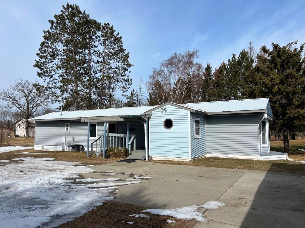 Property Photo:  726 2nd Street W  MN 56636 