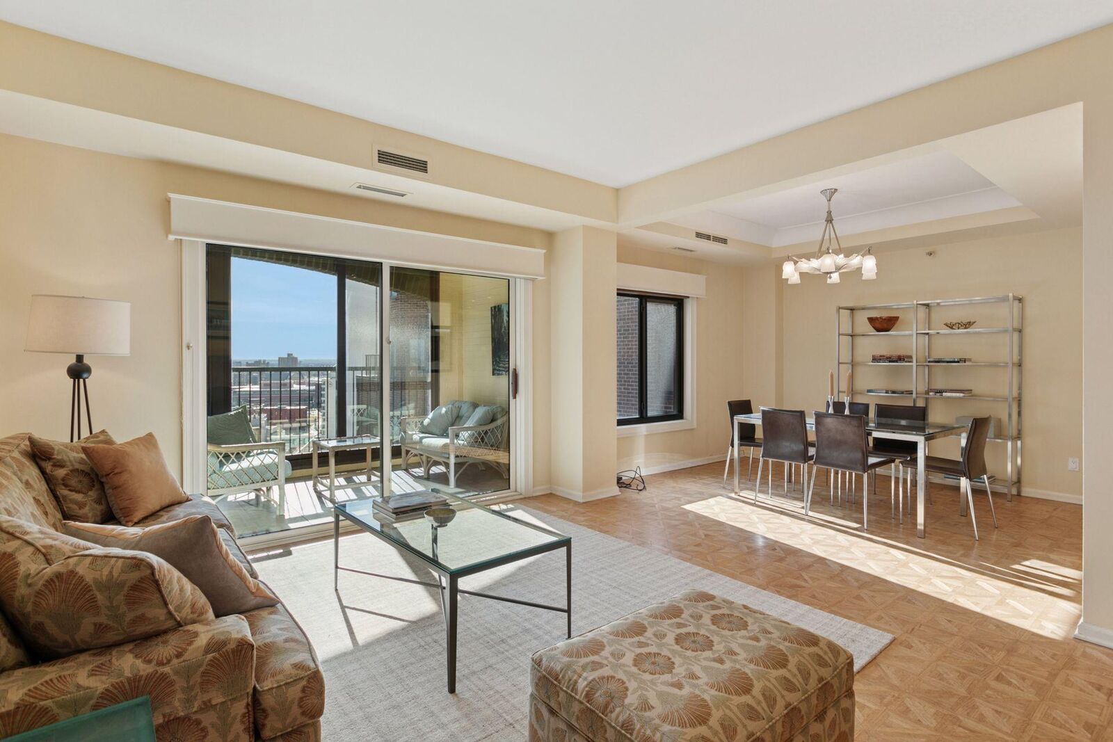 Property Photo:  1235 Yale Place 1505  MN 55403 