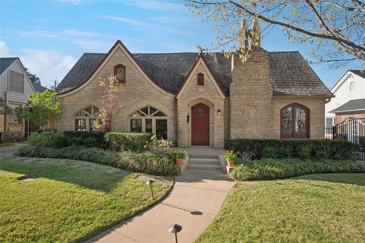 Property Photo: 5338 Merrimac Avenue TX 75206