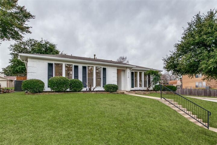Property Photo:  318 Creekmeadow Lane  TX 75067 