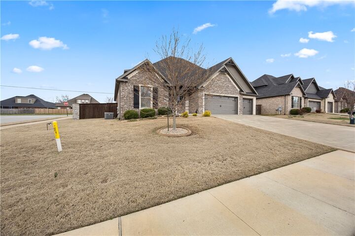 Property Photo: 502 SW Ramsey Lane AR 72712