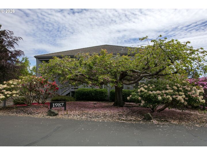 Property Photo: 1987 Gearhart Green Dr #702 OR 97138