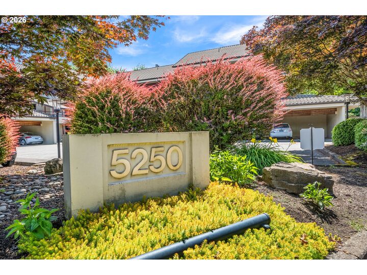 Property Photo:  5250 S Landing Dr 310  OR 97239 