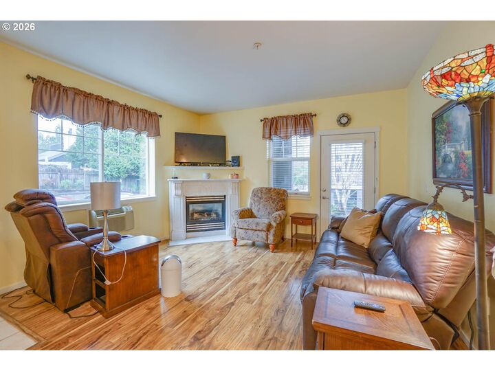 Property Photo:  10800 SE 17th Cir 129 L  WA 98664 