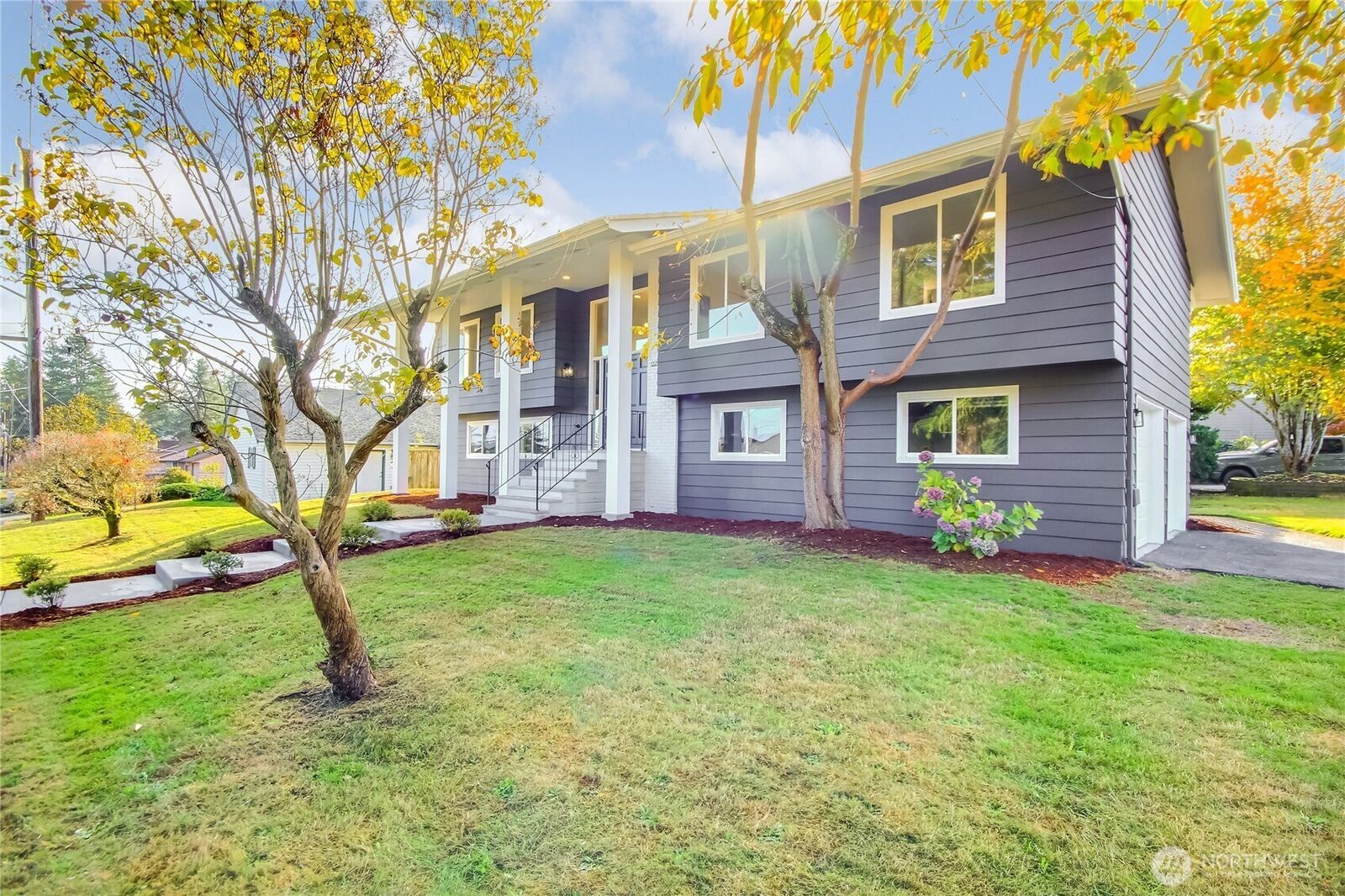 Property Photo:  1229 SW 158th Street  WA 98166 