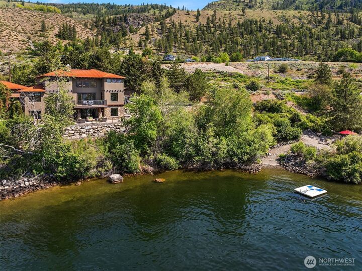 Property Photo:  23195  Columbia Pointe Lane  WA 98843 