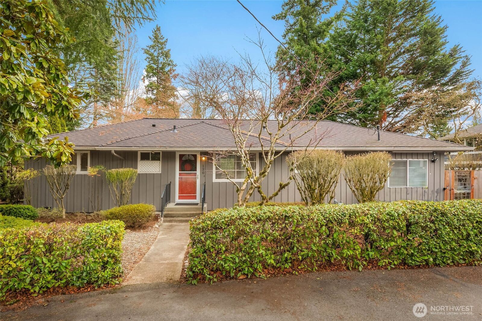 Property Photo:  130  110th Place SE  WA 98004 