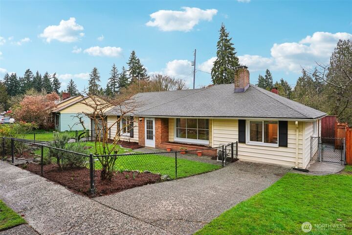 Property Photo:  15314  Interlake Avenue N  WA 98133 