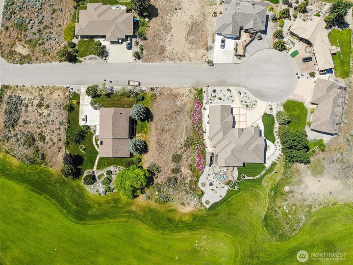 Property Photo:  308  Desert View Place  WA 98843 