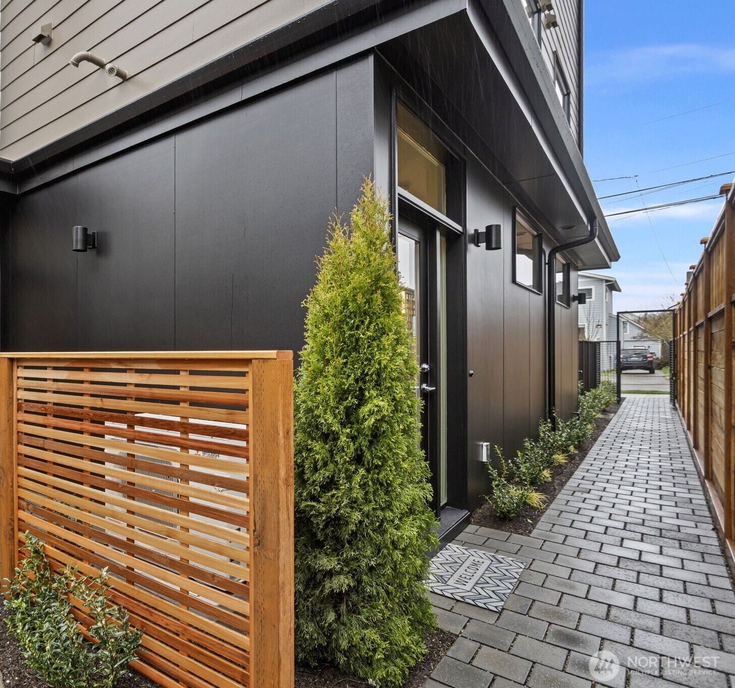 Property Photo:  7336  27th Avenue NW B  WA 98117 