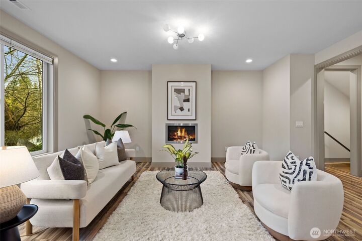 Property Photo: 14118 74th Court NE 10 WA 98034